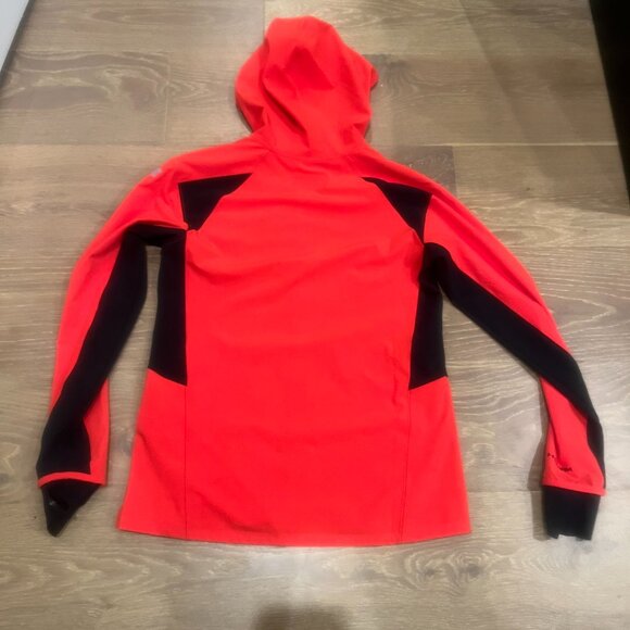 Underarmour fitted Heatgear rain jacket Sz small - Picture 3 of 3
